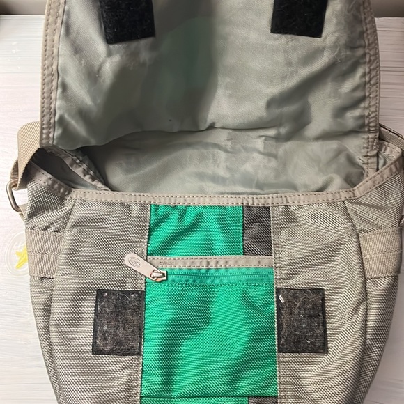 Small Timbuk2 message bag - Picture 3 of 7